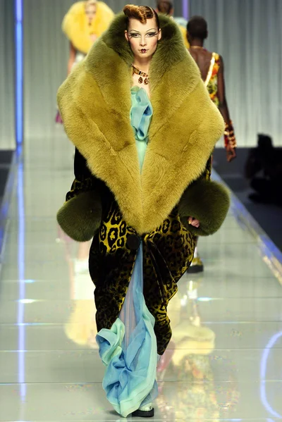 Look 8